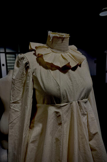 SCURRASCURRASCURRA 12/25 - YEAR 0.5 DRAPING FINAL DRESS. LIGHT-WEIGHT MUSLIN. 1/9